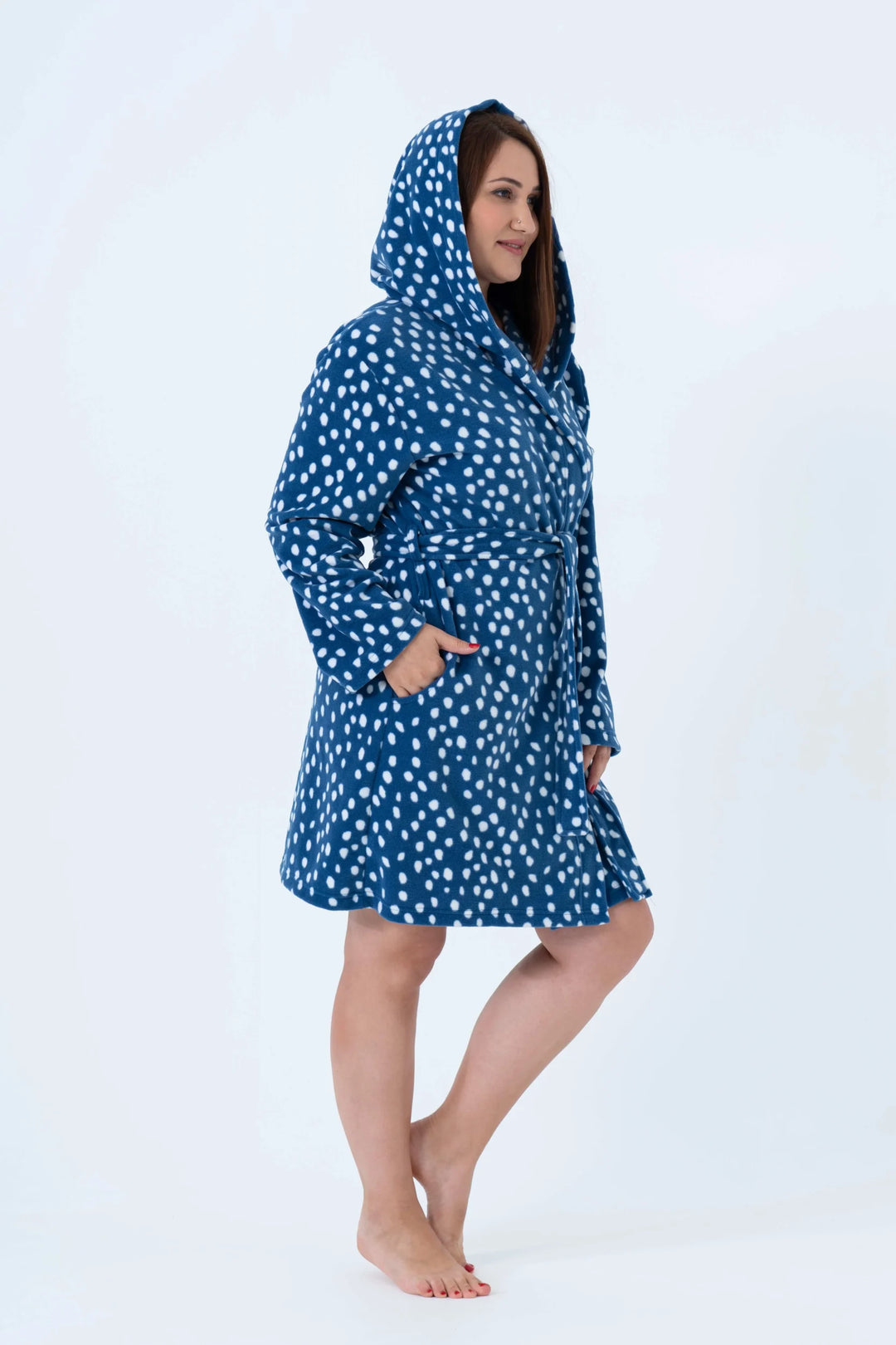 Szlafrok damski polarowy Vienetta White Dots, Niebieski, r. 1XL-4XL image 3