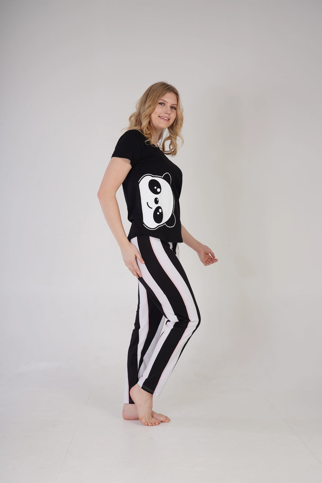 Piżama Damska Vienetta Panda Haven, czarna, r. S-XL image 0