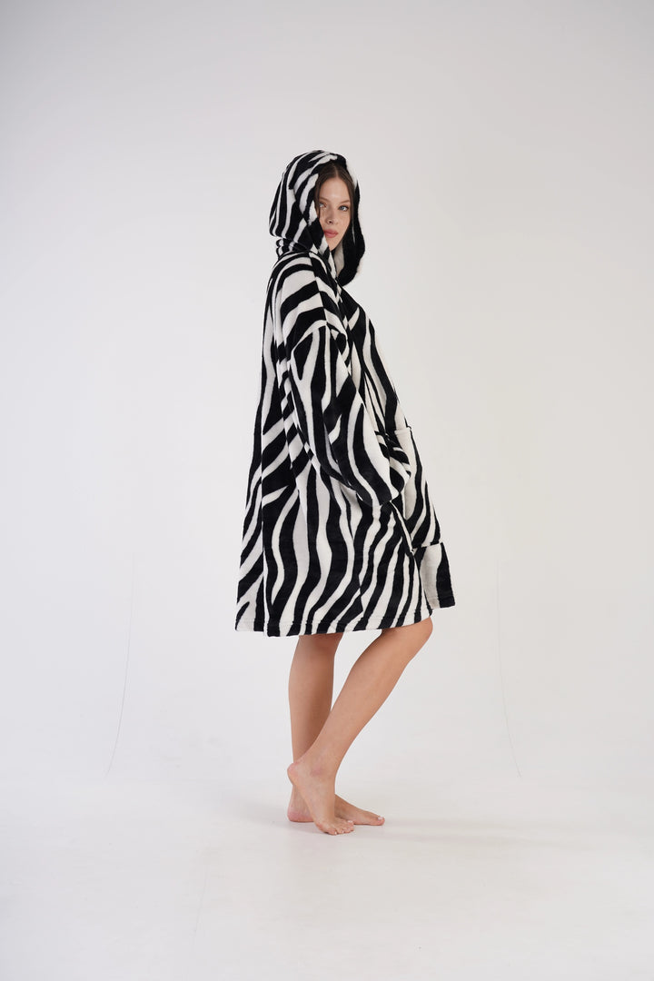 KOCOBLUZA softowa Vienetta Cozy Zebra, czarno-biała, Onesize image 5