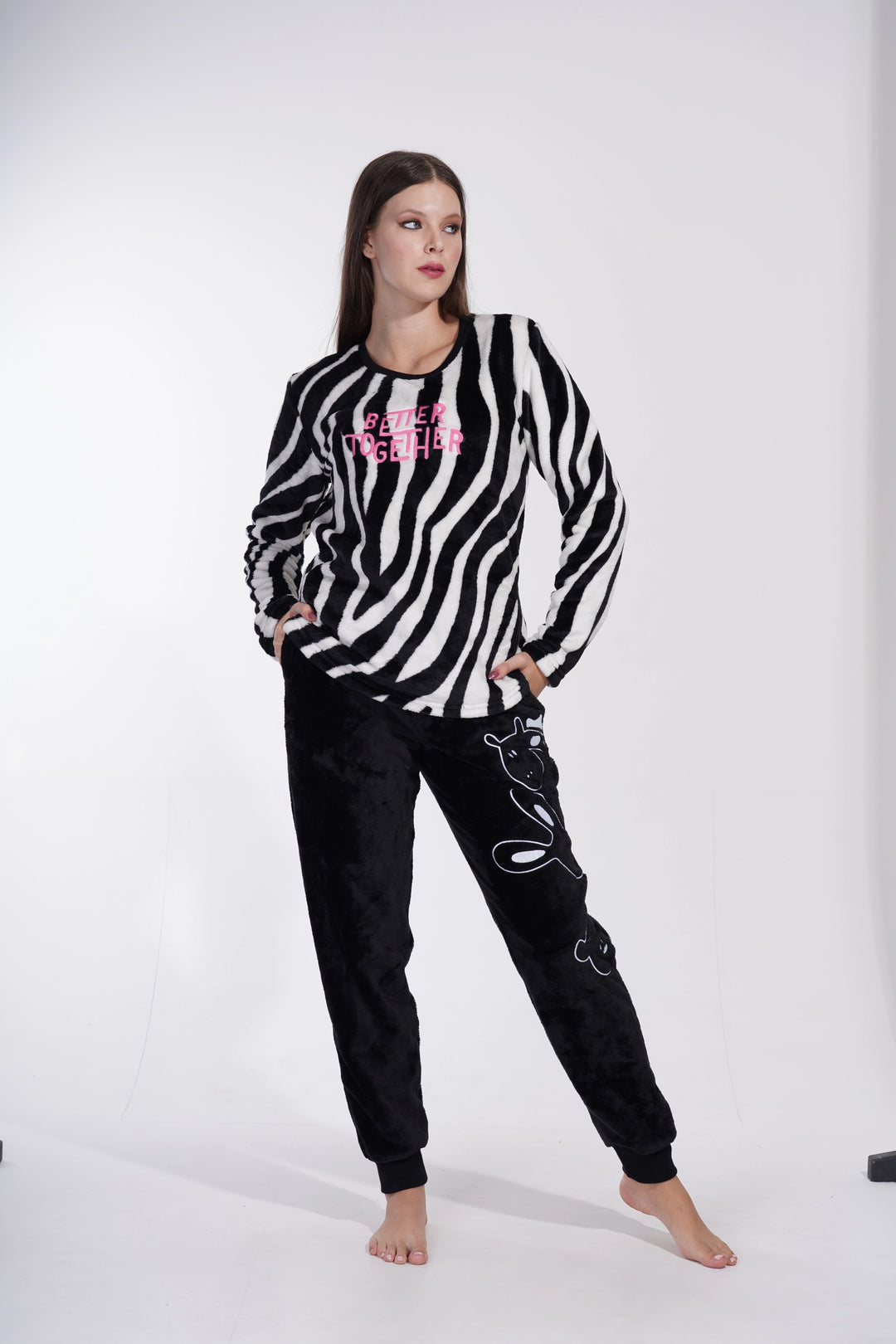 Piżama Damska Softowa Vienetta Zebra Dreaming, czarno-biała, r. S-XL