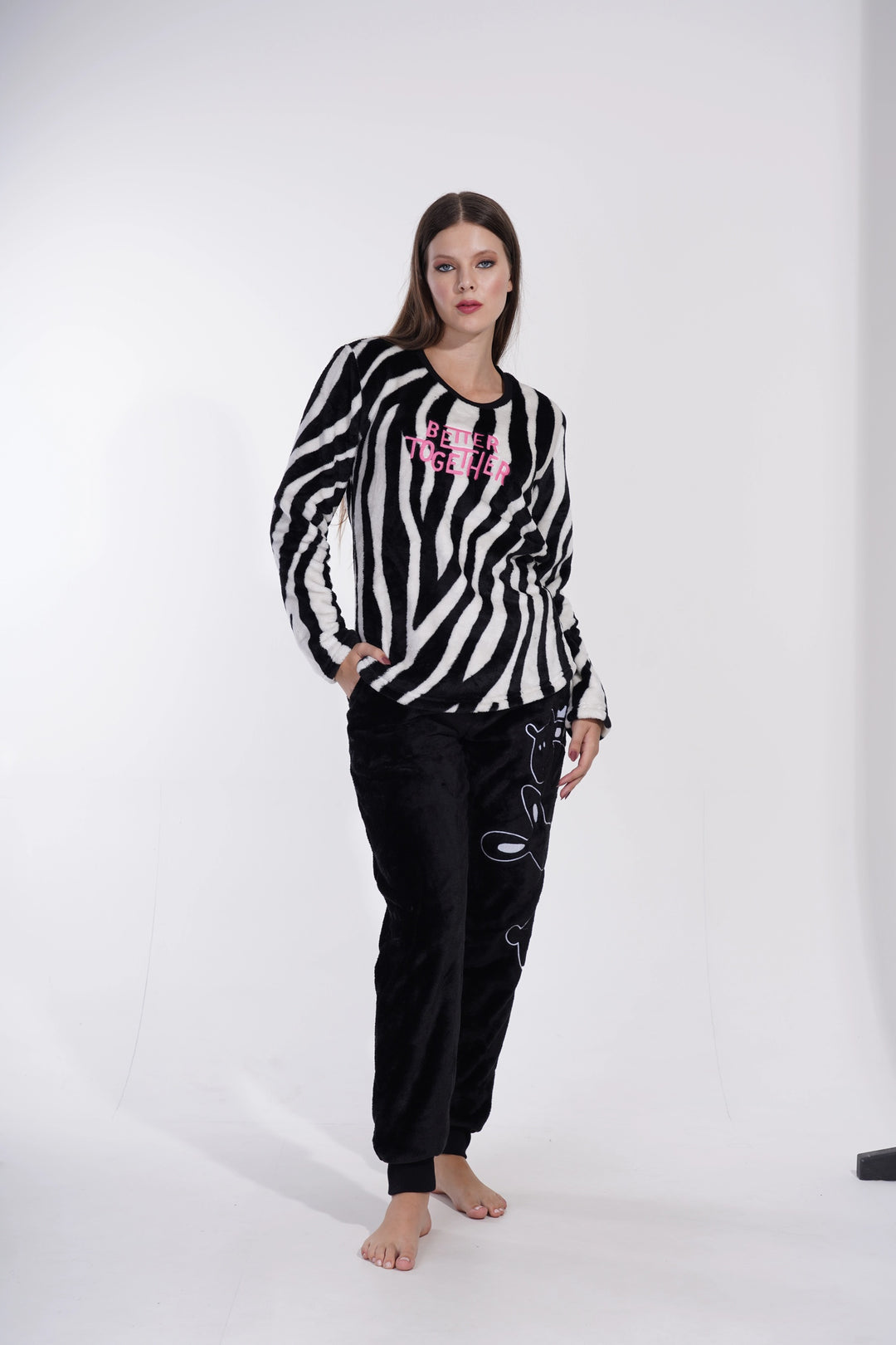 Piżama Damska Softowa Vienetta Zebra Dreaming, czarno-biała, r. S-XL