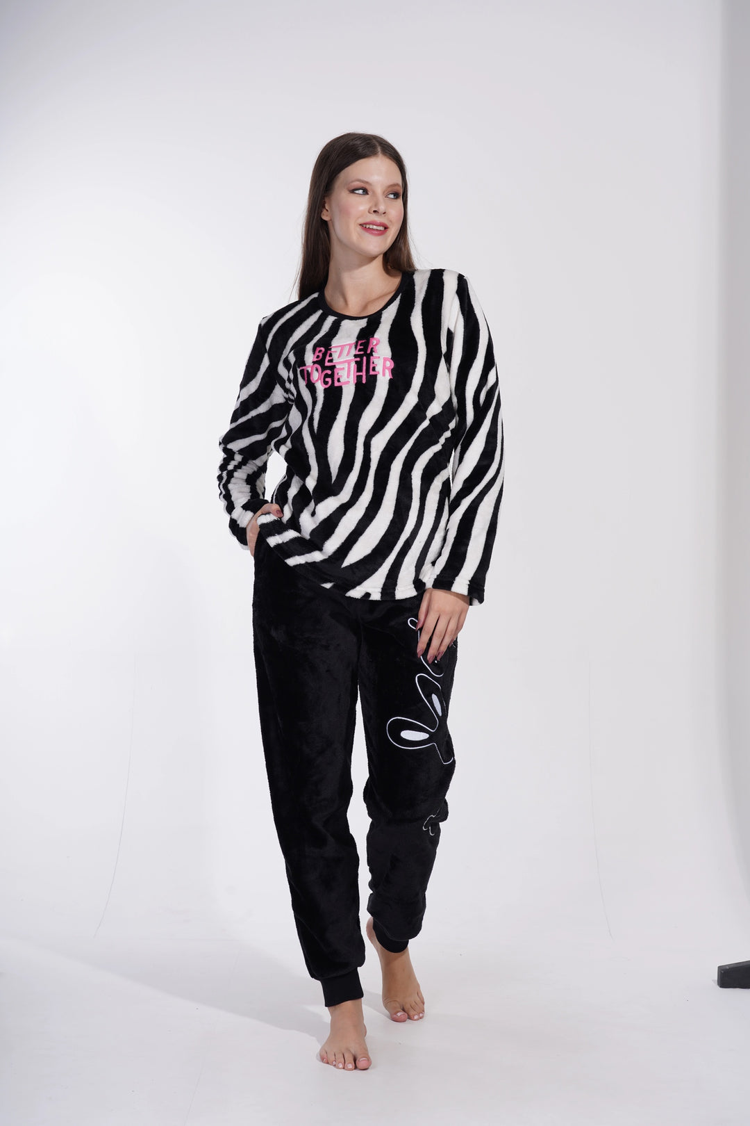 Piżama Damska Softowa Vienetta Zebra Dreaming, czarno-biała, r. S-XL