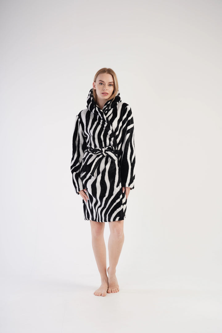 Szlafrok damski Vienetta Striped Serenity, czarno-biały, r. S-L