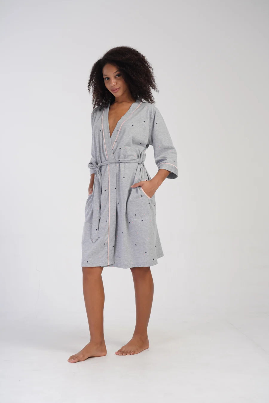 Szlafrok damski Vienetta Black Stars, Szary, r. 1XL - 4XL