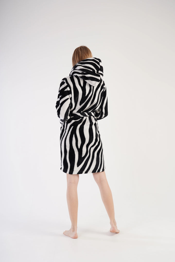 Szlafrok damski Vienetta Striped Serenity, czarno-biały, r. S-L image 3