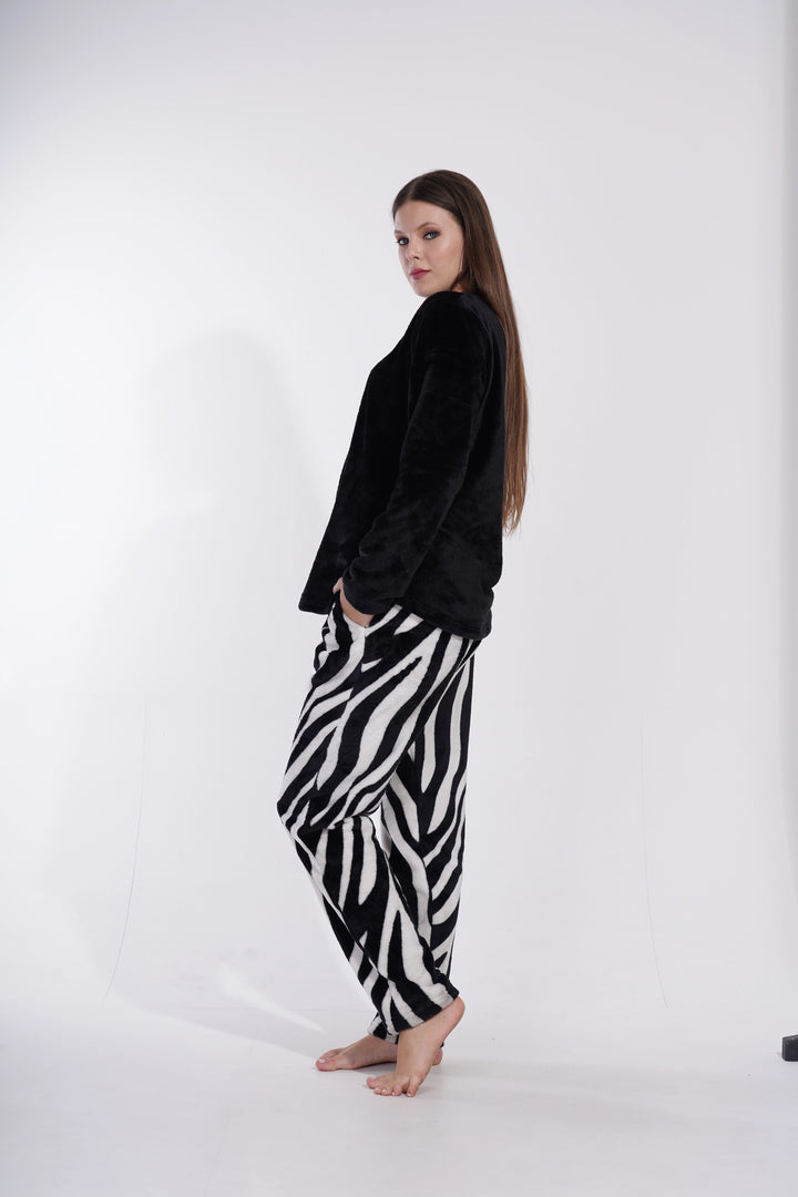 Piżama Damska Softowa Vienetta Zebra Lover, czarno-biała, r. S-XL image 4