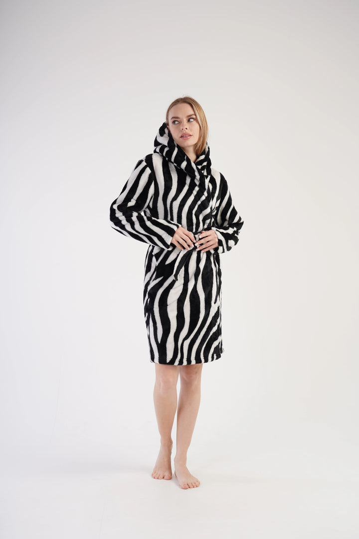 Szlafrok damski Vienetta Striped Serenity, czarno-biały, r. S-L image 2